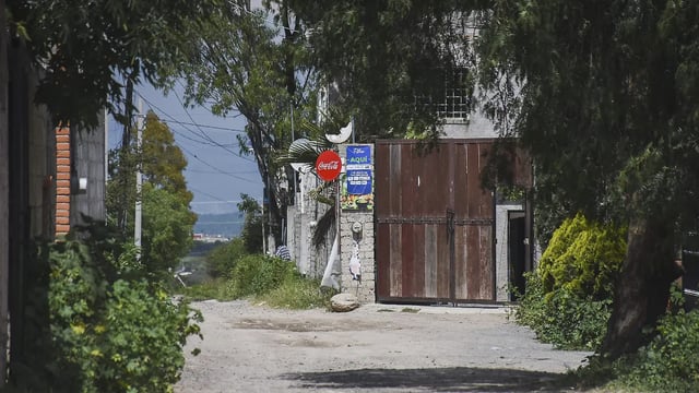 Habitantes de la zona reportan escasez prolongada y baja presión en el servicio; se organizan para comprar pipas y abastecerse por cuenta propia ante la falta de suministro regular