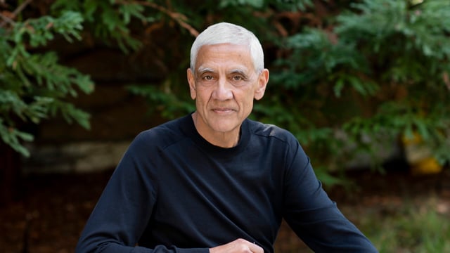 Vinod Khosla pressed on a mindset-first approach and pointed out traits that define successful entrepreneurs across sectors.