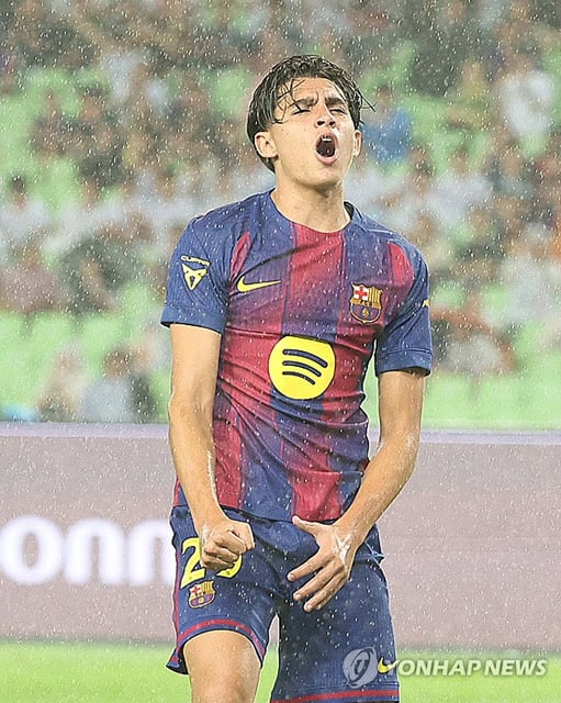 Toni Fernandez of FC Barcelona celebrates after scoring against Daegu FC during the clubs' friendly match at Daegu Stadium in Daegu, 235 kilometers southeast of Seoul, on Aug. 4, 2025. (Yonhap)
