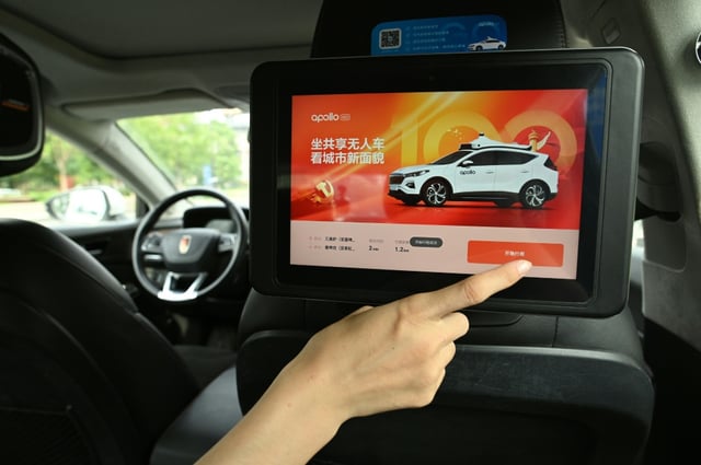 Der chinesische Internetriese Baidu will seine selbstfahrenden Autos ab 2026 in Deutschland und Großbritannien über die Fahrdienst-App Lyft anbieten, sofern eine behördliche Genehmigung erteilt werde.