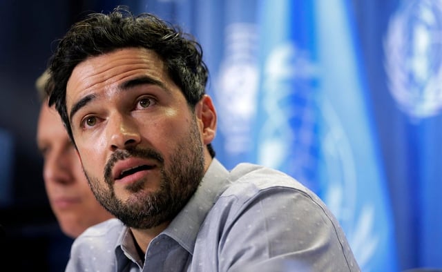 MEX66. CIUDAD DE MÉXICO (MÉXICO), 30/03/2017.- El actor mexicano Alfonso Herrera participa en el lanzamiento de una campaña contra el acoso sexual a mujeres hoy, jueves 30 de marzo de 2017, en Ciudad de México (México). El Gobierno de la Ciudad de México y ONU Mujeres lanzaron hoy la campaña &#34;No es de hombres&#34; con la finalidad de reducir y prevenir el acoso sexual hacia las mujeres y niñas en el transporte público de la capital mexicana. EFE/José Méndez