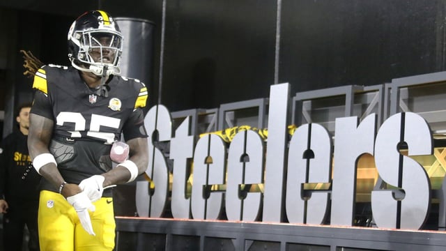 Oct 20, 2024; Pittsburgh, Pennsylvania, USA; Pittsburgh Steelers running back Jonathan Ward (35) takes the field to warm up against the New York Jets at Acrisure Stadium. Mandatory Credit: Charles LeClaire-Imagn Images