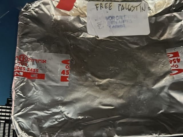 Uno de los pasajeros del vuelo de Iberia, que solicitó comida kosher, recibió una bandeja con la leyenda "Free Palestine".