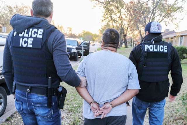 Las personas arrestadas por ICE entre el 20 de enero y el 27 de junio provenían de casi 180 países, según un análisis de datos