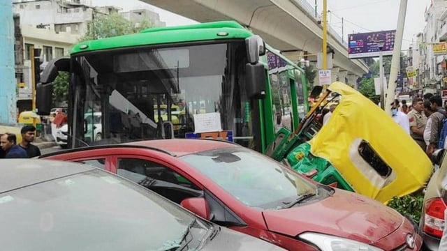 The incident took place at 9.30am on Vikas Marg in east Delhi’s Shakarpur. (HT Photo)