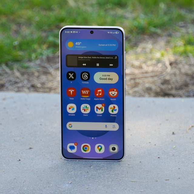 A photo of the Samsung Galaxy S25 outdoors.