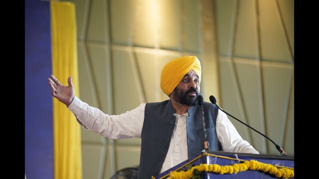 Chief minister Bhagwant Mann addressing the a meeting Yudh Nashian Virudh campaign in Ludhiana on Monday. (HT)