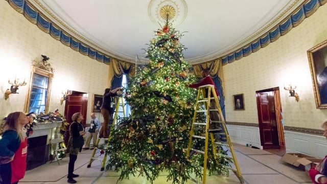 Applications to volunteer at the White House for Christmas 2025 opens today. 