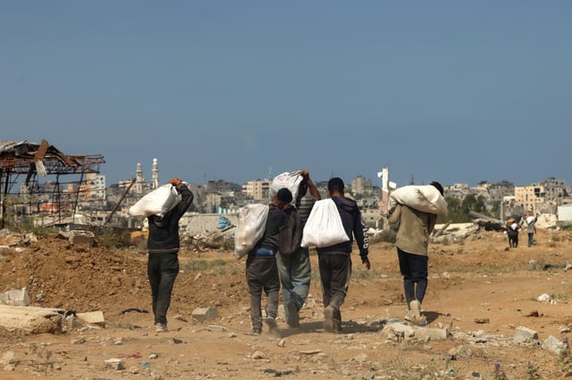 Israel ermöglicht nach eigenen Angaben nun auch privaten Organisationen wieder die Lieferung von Hilfsgütern in den Gazastreifen. Die Genehmigung werde "schrittweise und kontrolliert" wieder aufgenommen, erklärte die zuständige Behörde Cogat.