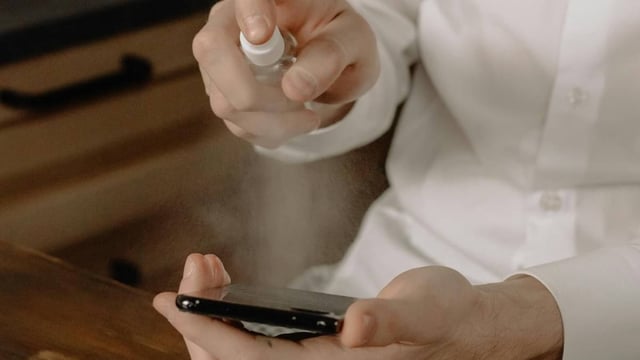Your Phone is Pocket-sized Germ Magnet, Here's How to Clean it Without Damaging It     | Image: Pexels