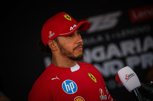 Lewis Hamilton hat noch zwei Jahre Vertrag bei Ferrari.