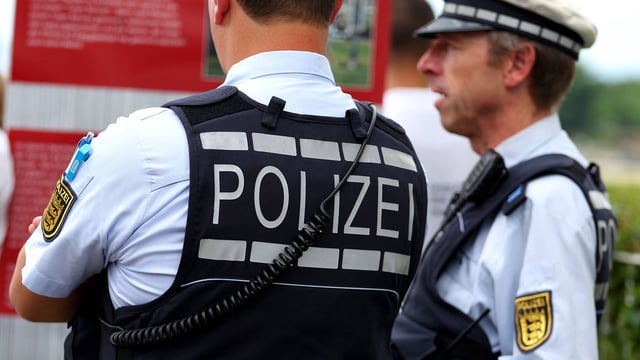 Einsatzkräfte der Polizei Baden-Württemberg bei einem Einsatz (Symbolbild).