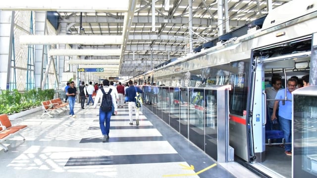 The stations on the line include key hubs like Silk Road and BTM Layout.