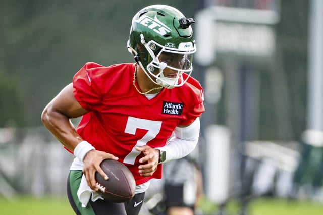Jets&#39; Justin Fields wants to play during the preseason