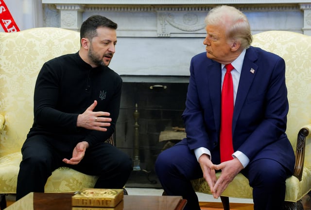 Imagen de archivo del presidente de EEUU, Donald Trump (dcha), durante un encuentro con su par ucraniano, Volodímir Zelenski, en la Casa Blanca, Washington, D.C., EEUU. 28 febrero 2025. REUTERS/Brian Snyder
