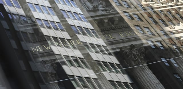 Vue extérieure de la Bourse de New York, le 4 août 2025