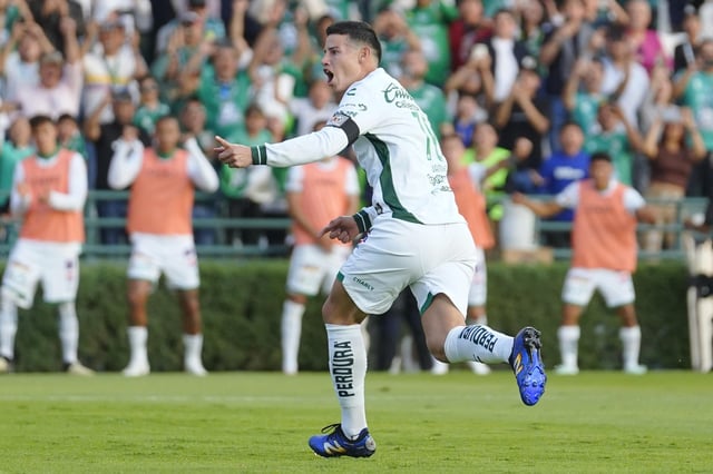 James Rodriguez of Leon celebrates after scoring the team&#39;s first goal during the 3rd round match between Leon and FC Juarez as part of the Torneo Clausura 2025 Liga MX at Leon Stadium on January 25, 2025 in Leon, Mexico.