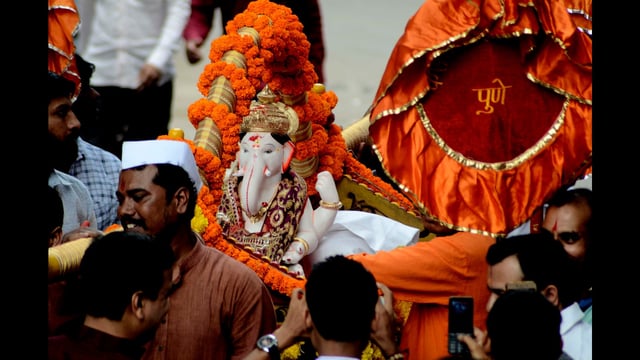 During the meeting, several Ganesh mandals raised concerns over late-night congestion and prolonged processions, urging the authorities to allow early and well-organised immersions. (HT)
