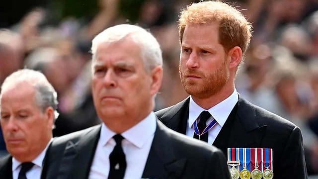 Internas en la realeza: una biografía acusa a Harry de haber golpeado en la cara al príncipe Andrés