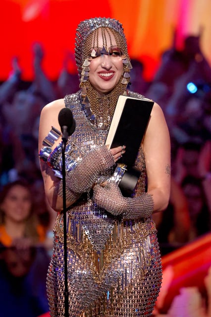 ELMONT, NEW YORK - SEPTEMBER 11: Chappell Roan accepts the Best New Artist award on stage during the 2024 MTV Video Music Awards at UBS Arena on September 11, 2024 in Elmont, New York.  (Photo by Mike Coppola/Getty Images for MTV)