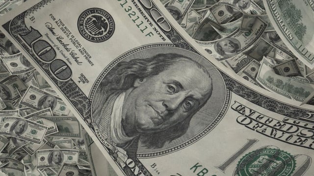 El dólar oficial bajó por tercer día: FMI y encajes calman al mercado, pero la demanda preelectoral sigue latente.