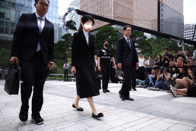 South Korea's former first lady Kim Keon Hee arrives at the special prosecutor's office in Seoul, South Korea, August 6, 2025.  REUTERS/Kim Hong-Ji