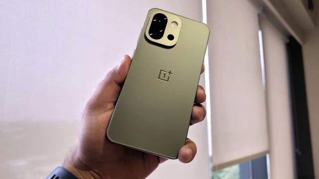OnePlus 15 may launch with a new square camera design, upgraded chip, and larger battery.