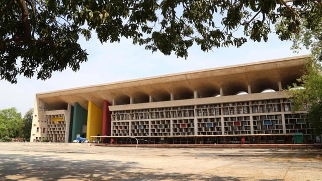 The HC bench of chief justice Sheel Nagu and justice Sanjiv Berry also appeared unconvinced with the administration’s argument that the court complex can’t be set up in the IT Park area due to environmental concerns. (HT File)
