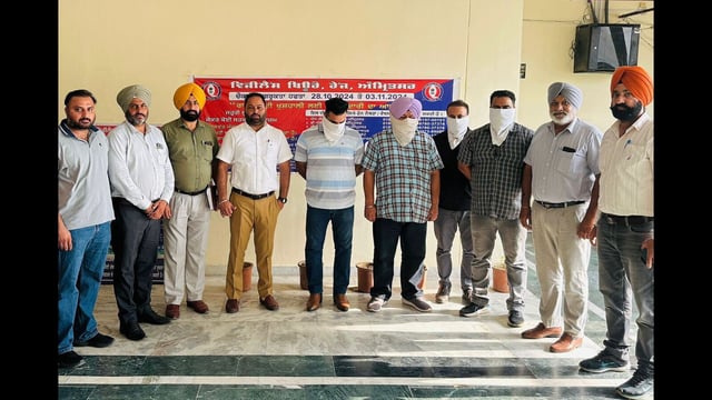 Apart from the motor vehicle inspector (MVI), the other arrested accused include private agents who sourced applicants and facilitated document forgery. (HT)