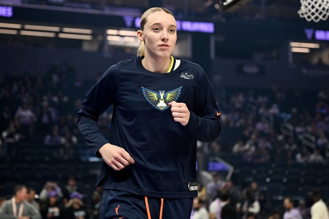 Paige Bueckers #5 of the Dallas Wings looks on during warm-ups before the game against the Golden State Valkyries at Chase Center on July 25, 2025 in San Francisco, California.