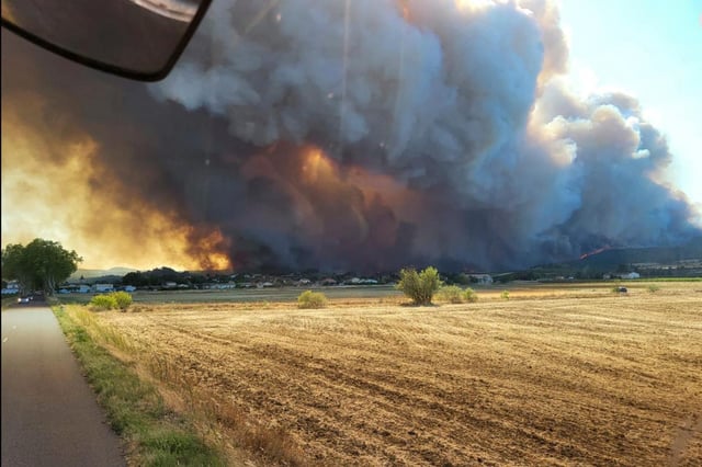 En esta imagen, distribuida por Protección Civil, se muestra un incendio en Corbieres, en el sur de Francia, el 5 de agosto de 2025. (Protección Civil vía AP)