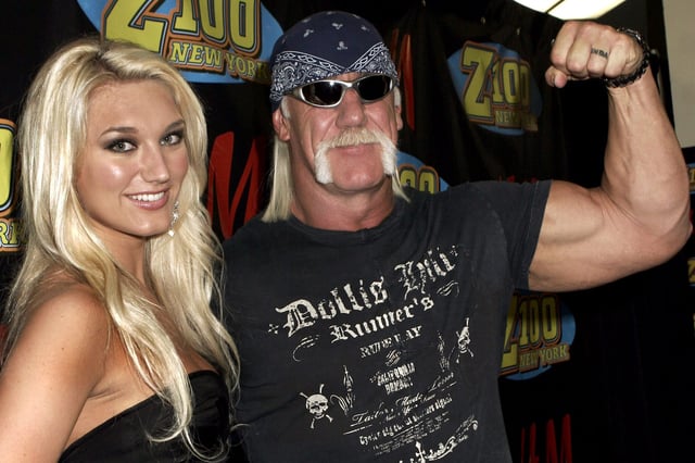 Brooke Hogan und ihr Vater Hulk Hogan 2006 auf einer Veranstaltung in den USA