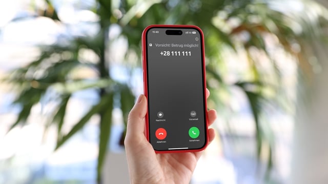 Smartphone mit dem Spam-Warner von Vodafone