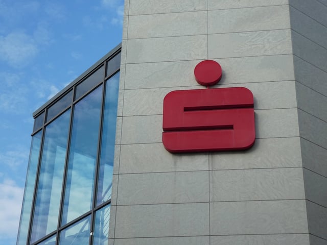 Kunden der Sparkasse sind ins Visier von Kriminellen geraten.