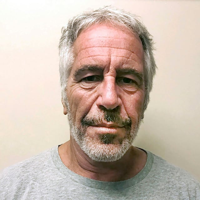 Investmentbanker Jeffrey Epstein, 2019 wegen Kindersexhandels angeklagt, starb noch vor Prozessbeginn unter nie restlos geklärten Umständen in seiner Gefängniszelle.