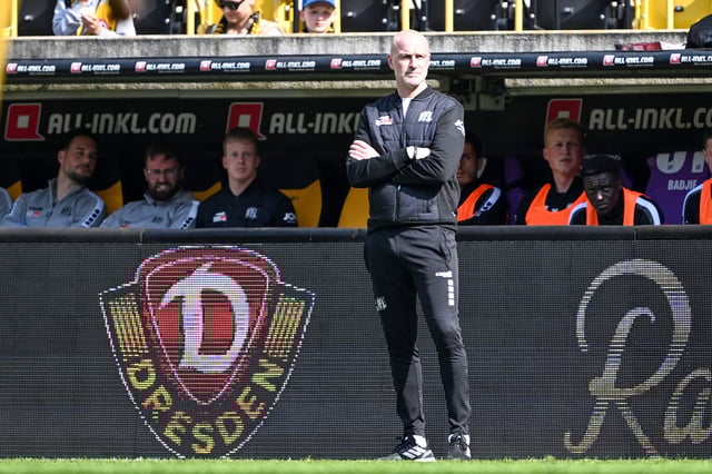 Marco Antwerpen im April 2025 im Rudolf-Harbig-Stadion in Dresden als Osnabrück-Trainer