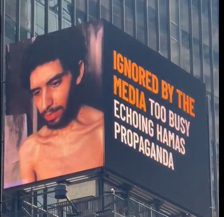 Israel difundió en Times Square el video del rehén Evyatar David