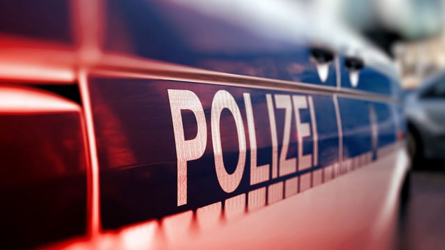 Polizei stoppt Mann (62) mit 1,61 Promille, Führerschein beschlagnahmt.