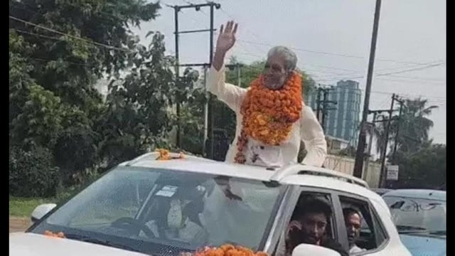 The post-release procession included a convoy on which flower petals were showered and multiple welcome events were organised en route (Sourced)