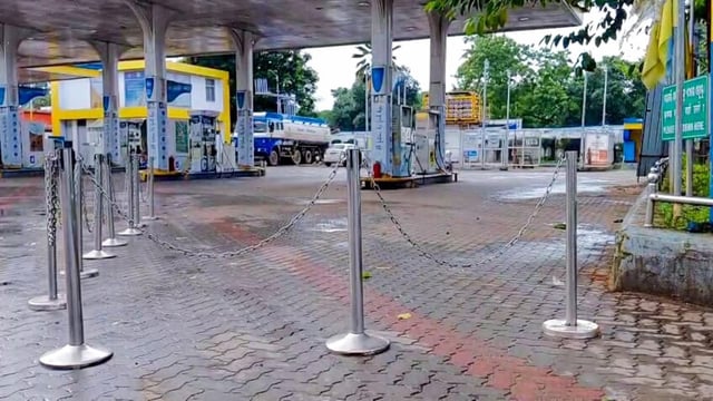 A milkman in Indore used a milk can lid as a helmet to get petrol. The stunt went viral, but officials shut the pump for ignoring the helmet rule enforcement. (Representative image)