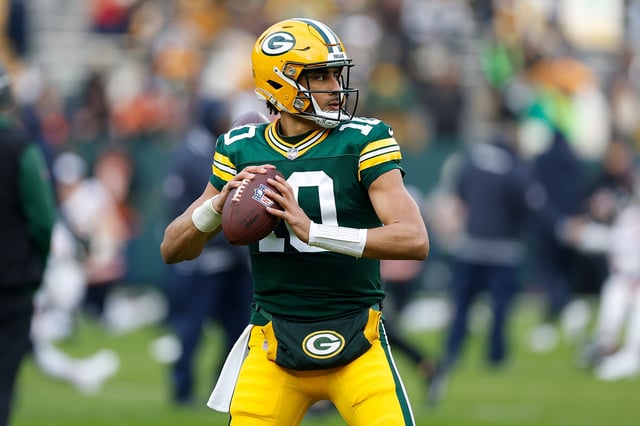 Jordan Love #10 of the Green Bay Packers warms up before the game against the Chicago Bears at Lambeau Field on January 07, 2024 in Green Bay, Wisconsin.