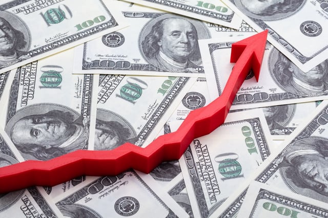 Con el dólar movièndose al alza, los pesos para comprarlo aparecen