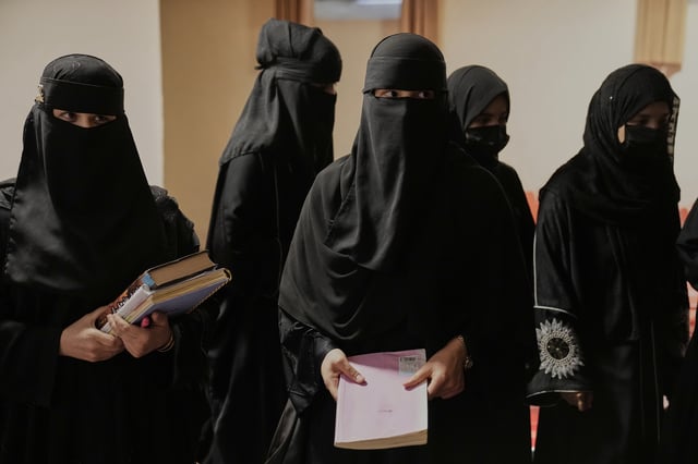 Afghan girls attend a religious studies class at the Tasnim-e-Nusrat religious education center in Kabul, Afghanistan, Wednesday, May 28, 2025. (AP Photo/Ebrahim Noroozi)