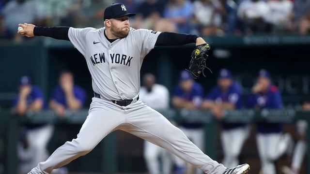 Aug 6, 2025; Arlington, Texas, USA; New York Yankees relief pitcher David Bednar (53) throws a pitch during the ninth inning against the Texas Rangers at Globe Life Field. Mandatory Credit: Tim Heitman-Imagn Images