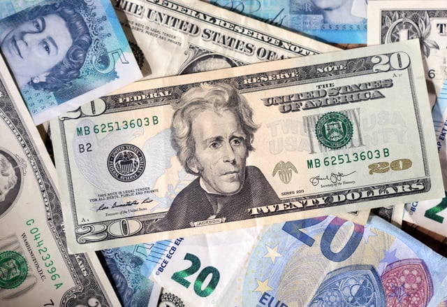 U.S. dollar, Euro and Pound banknotes are seen in this illustration taken May 4, 2025. REUTERS/Dado Ruvic/Illustration/File Photo