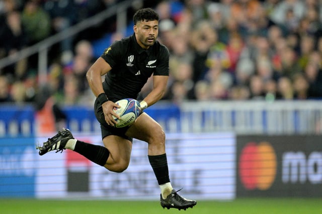 PARIS, FRANCE - OCTOBER 28: Richie Mo&#39;unga of New Zealand in action during the Rugby World Cup Final match between New Zealand and South Africa at Stade de France on October 28, 2023 in Paris, France. (Photo by Lionel Hahn/Getty Images)