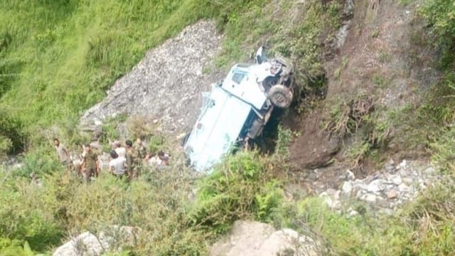 CRPF Vehicle Meets With Accident in J&K's Udhampur