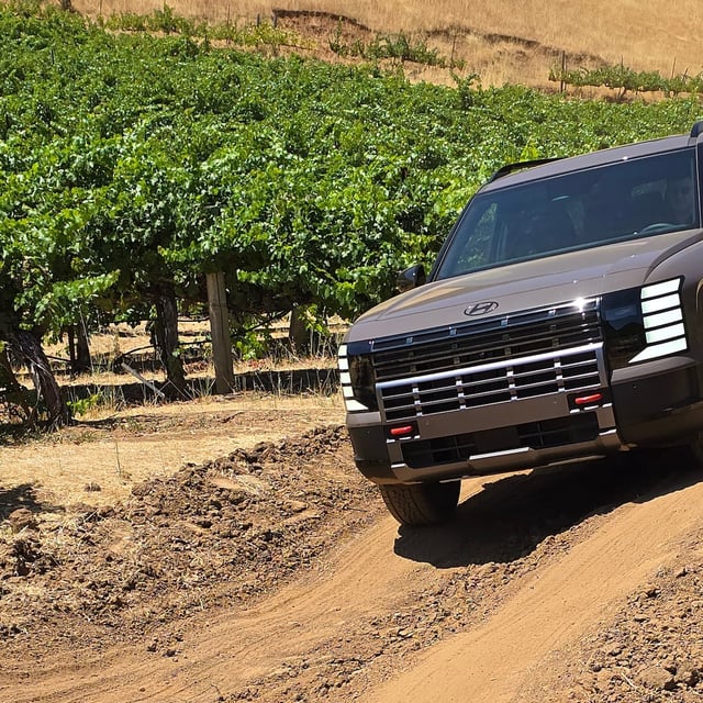 For 2026, the Palisade has the option of an XRT Pro model equipped with off-road suspension and running gear.