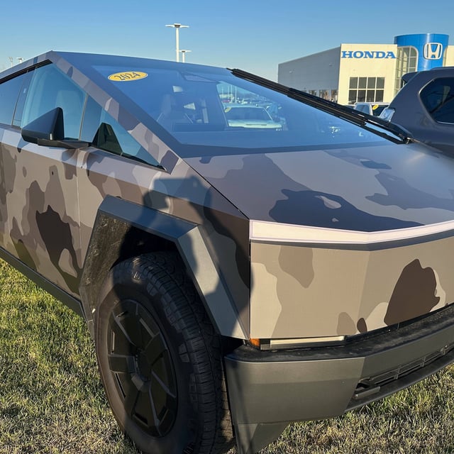 Ein Tesla Cybertruck - das US-Militär will  die Autos für Raketentestes verwenden 