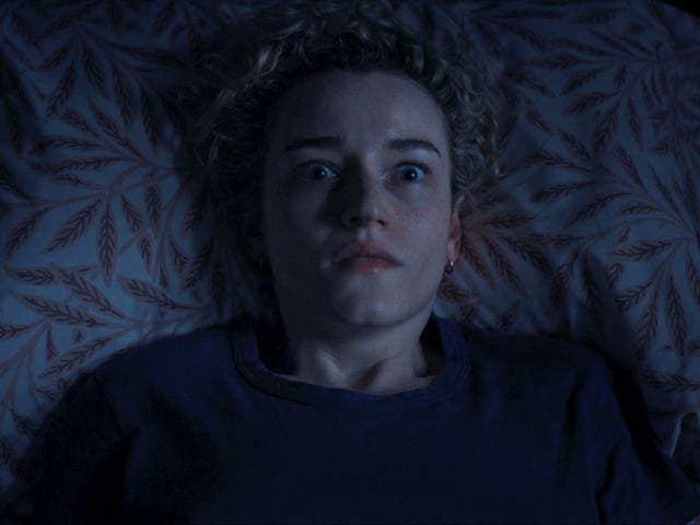 Julia Garner en "La hora de la desaparición". Foto: Warner